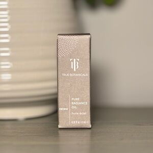 True Botanicals Renew Pure Radiance Oil (BRAND NEW, NEVER OPENED)